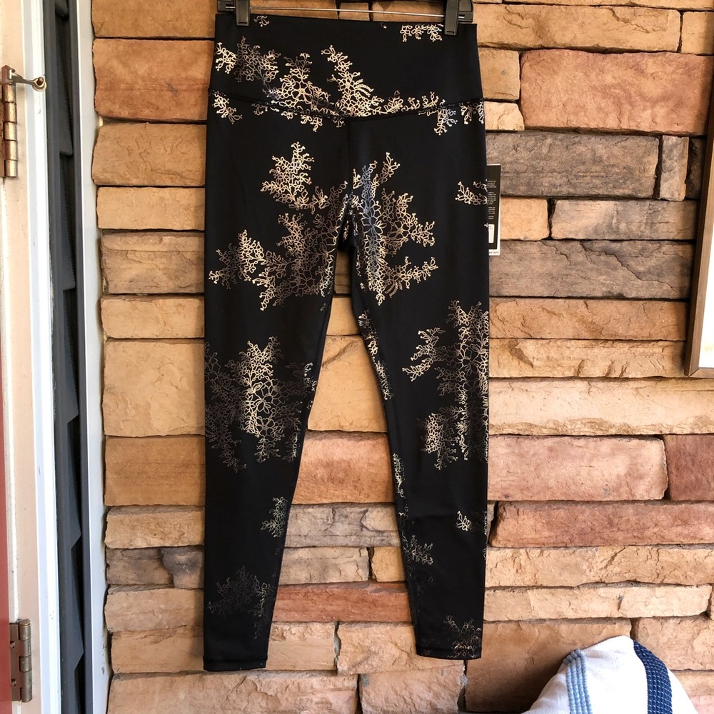 Glyder black with silver print high waist ankle length Sultry leggings NWT Large